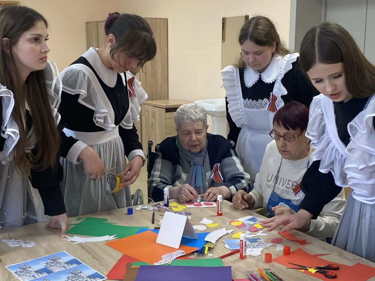 Мастер-класс по изготовлению поздравительной открытки "1 Мая"